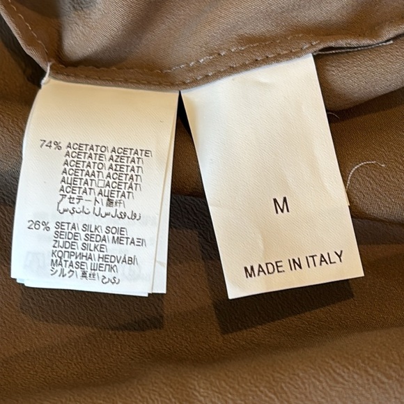 Gorgeous Brunello Cucinelli silk top size medium - Picture 6 of 6